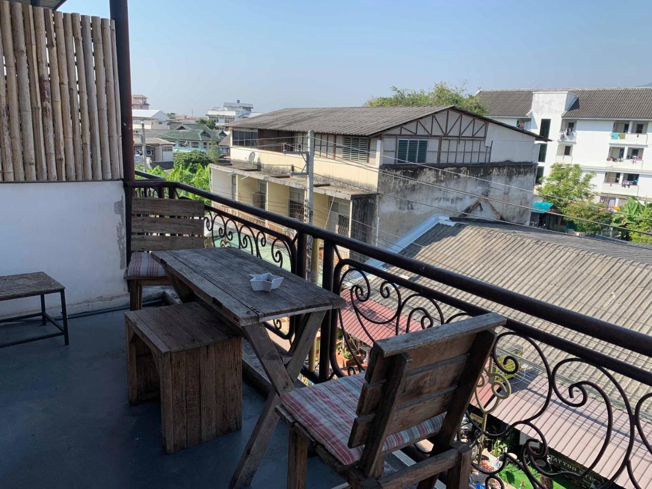 J Giant Hostel Chiang Mai Eksteriør bilde
