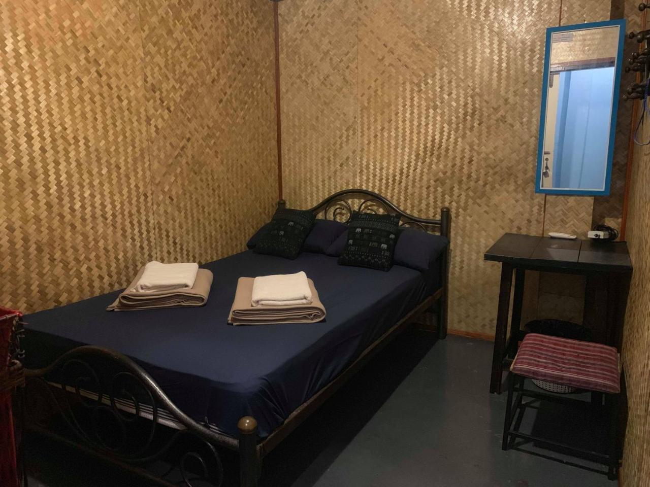 J Giant Hostel Chiang Mai Eksteriør bilde